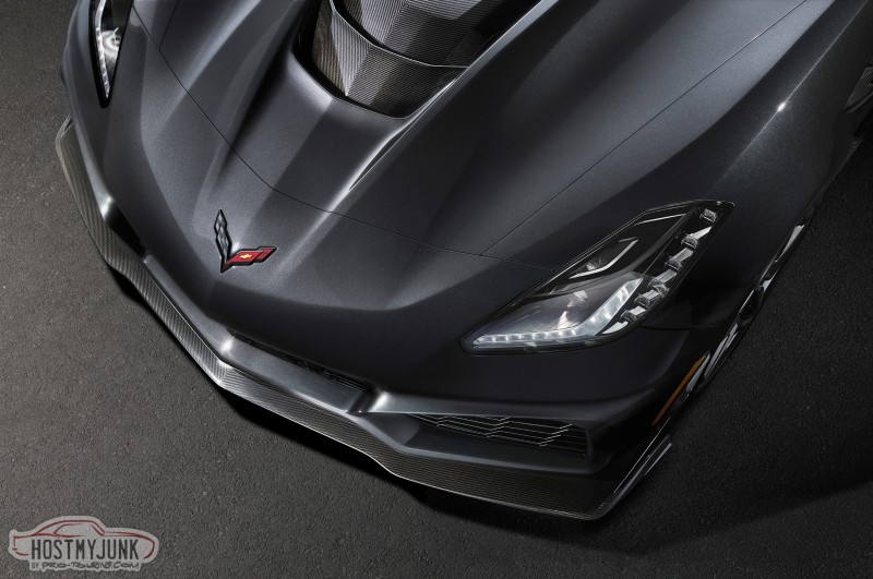 2019-chevrolet-corvette-ZR1-front-splitter.jpg