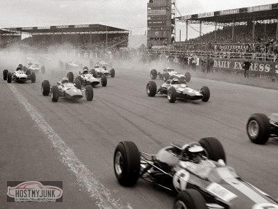 start-of-the-british-grand-prix-at-siverstone-1965_u-l-pxrz1s0.jpg
